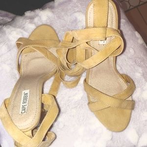 NWOT-Nude Heels